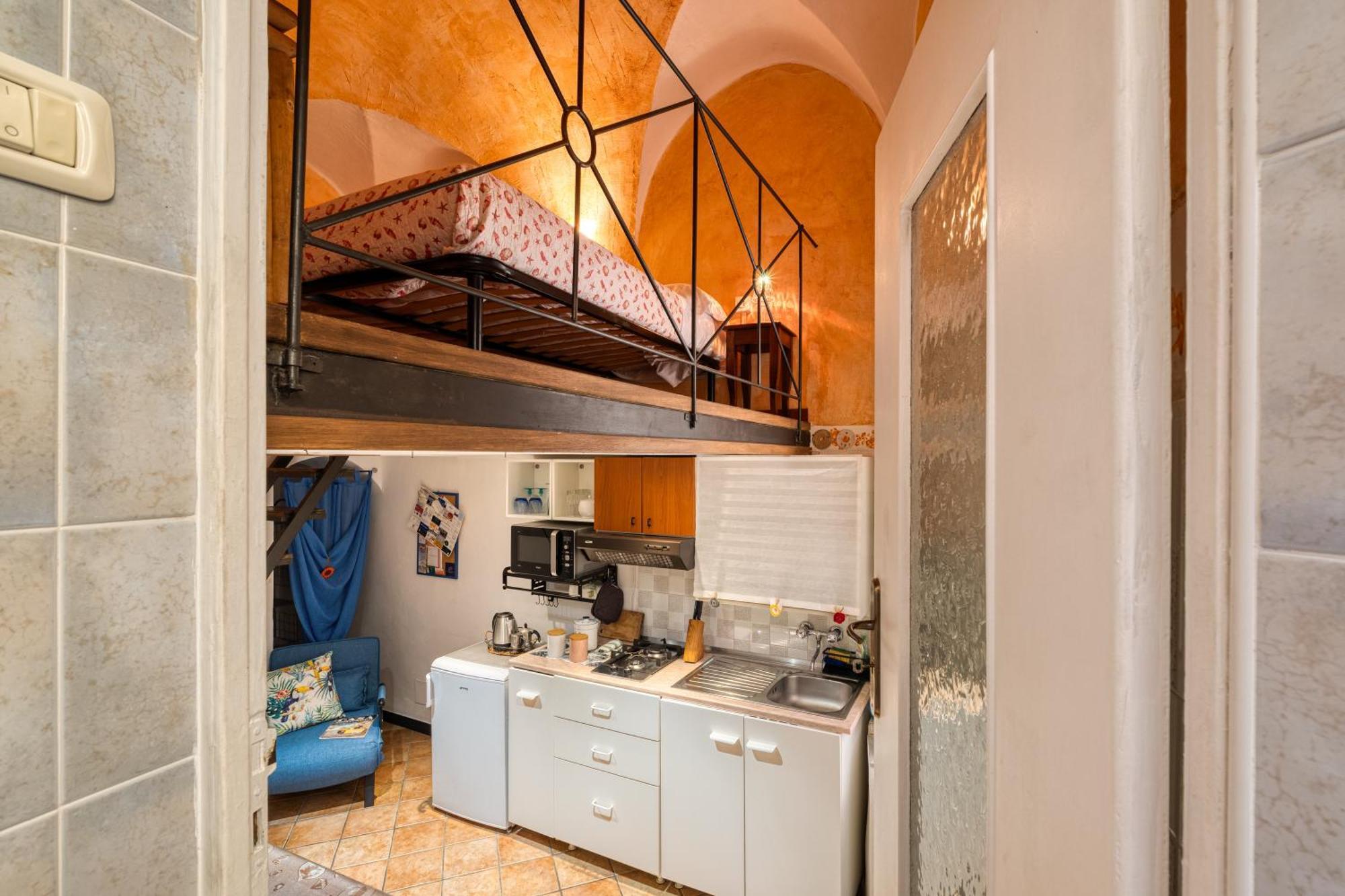 Mini Accommodation In Sanremo Liguria Buitenkant foto